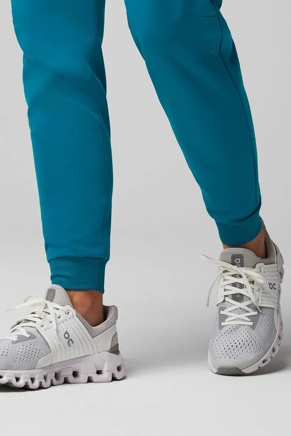 Fabletics Women's Active Scrub Jogger - MotionTech, Pocket-Packed, Lightweight, Wrinkle-Resist, Semi-Slim Fit